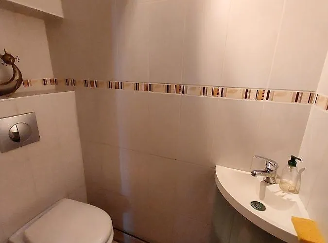 La Grange De La Coste Bed & Breakfast 3*